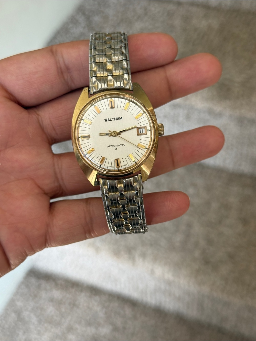 Waltham vintage Self Winding 17J Automatic Gold Tone Date Watch adjustable men’s